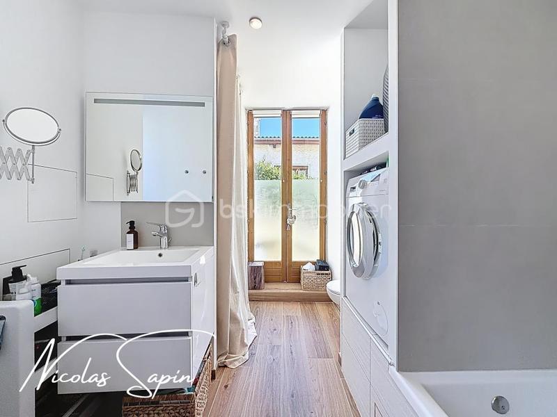 Appartement - 75 m² - 3 pièces