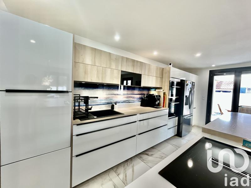 Maison - 230 m² - 7 pièces