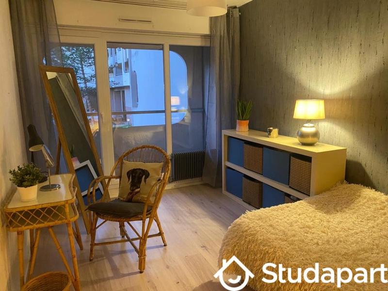 Chambre - 12 m² - 1 pièce