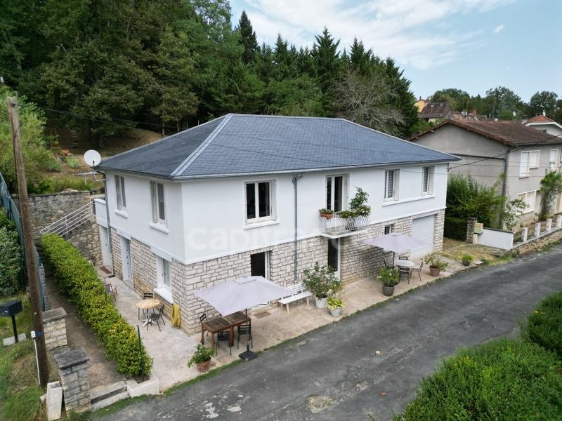 Maison - 217 m² - 11 pièces