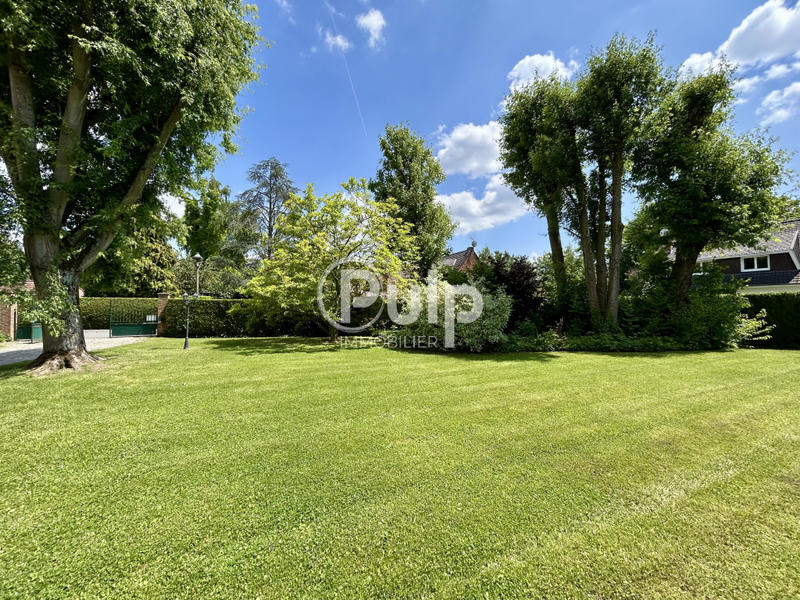 Pavillon - 170 m² - 8 pièces