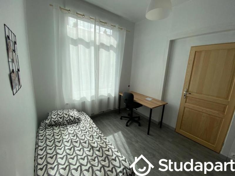 Chambre - 10 m² - 1 pièce