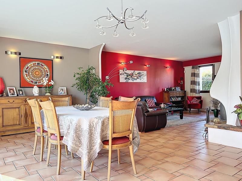 Maison - 196 m² - 7 pièces