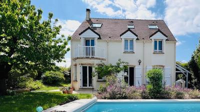 Maison - 180 m² - 7 pièces