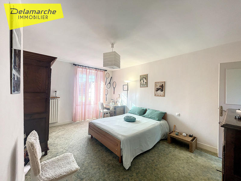 Maison - 231 m² - 7 pièces