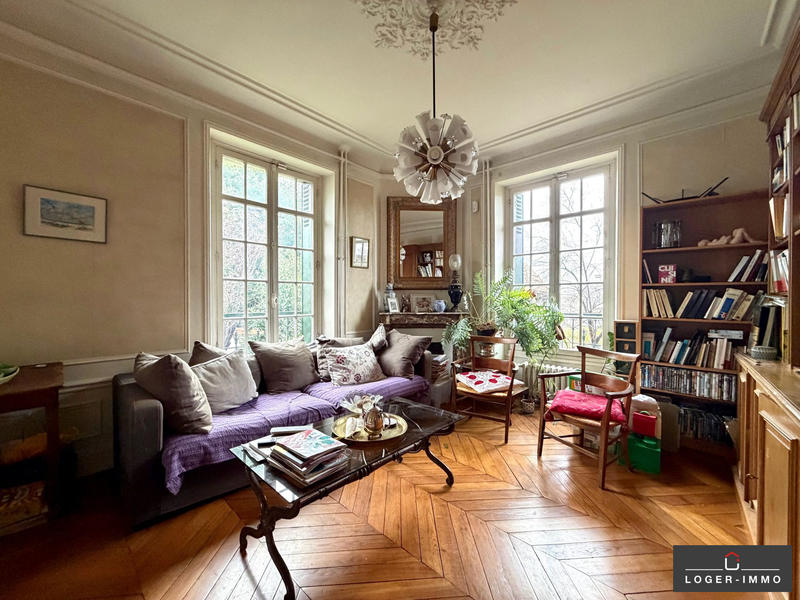 Maison - 210 m² - 10 pièces