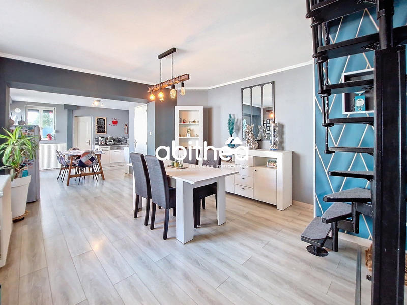 Maison - 125 m² - 5 pièces