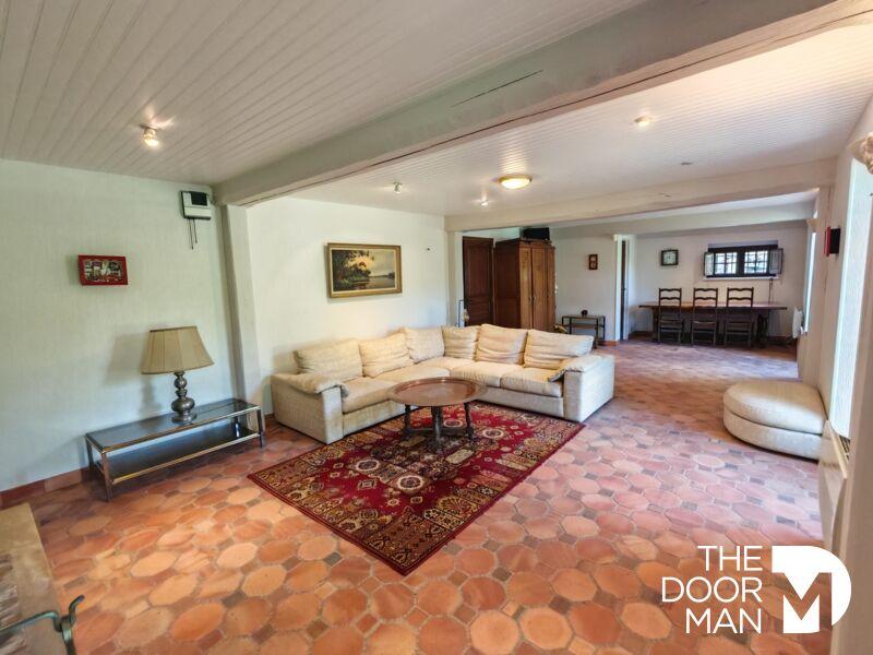 Propriété - 312 m² - 12 pièces