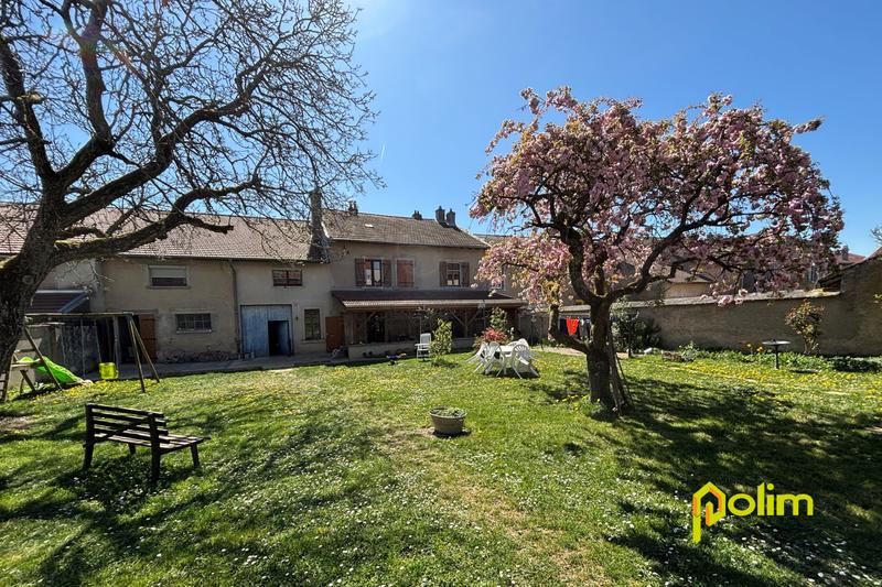 Maison - 370 m² - 7 pièces