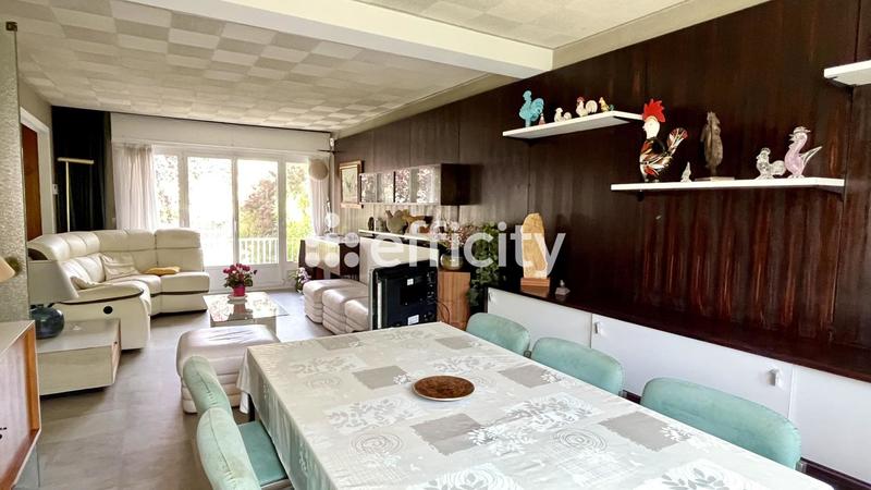 Maison - 143 m² - 5 pièces