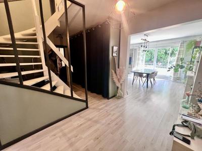 Appartement - 110 m² - 5 pièces