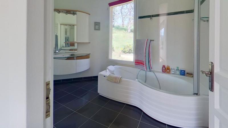 Villa - 227 m² - 6 pièces