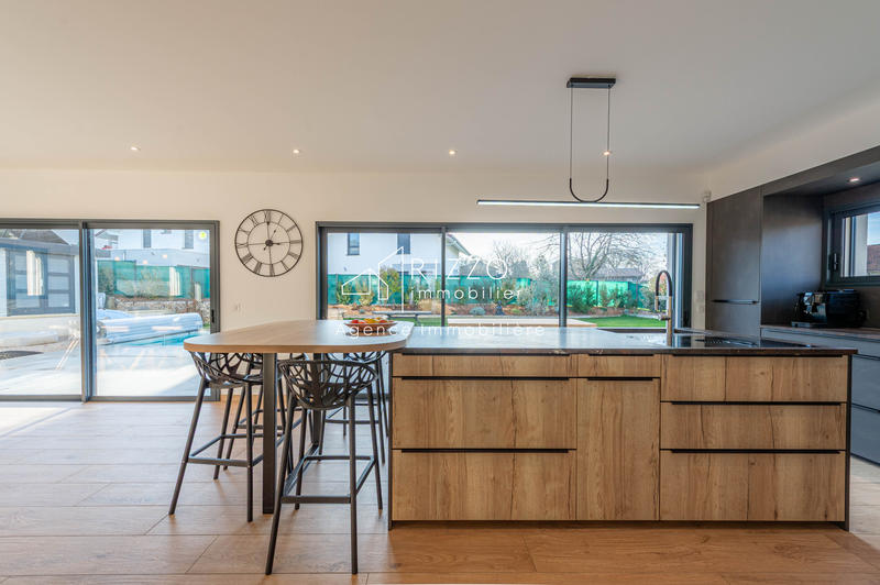 Maison - 160 m² - 6 pièces