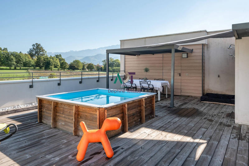 Appartement - 90 m² - 4 pièces