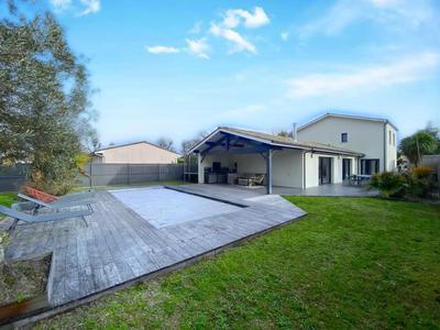 Maison - 176 m² - 7 pièces