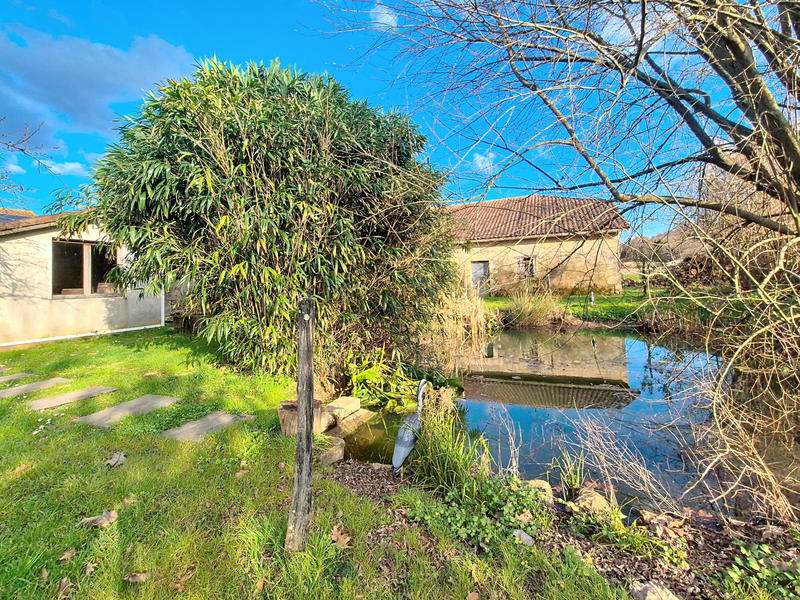 Maison - 260 m² - 6 pièces