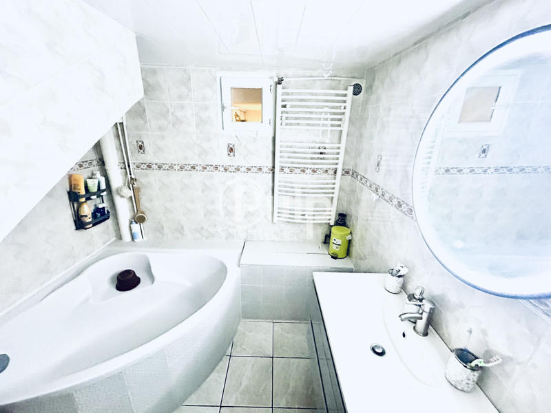 Maison - 109 m² - 6 pièces