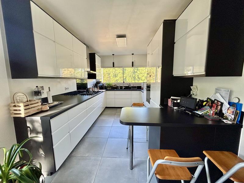 Maison - 205 m² - 5 pièces