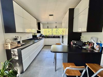 Maison - 205 m² - 5 pièces