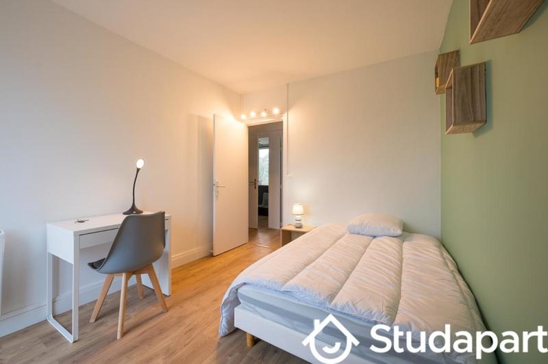 Chambre - 10 m² - 1 pièce