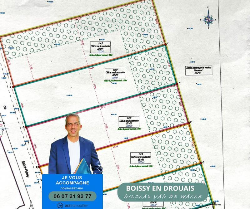 Terrain constructible - 1 077 m²