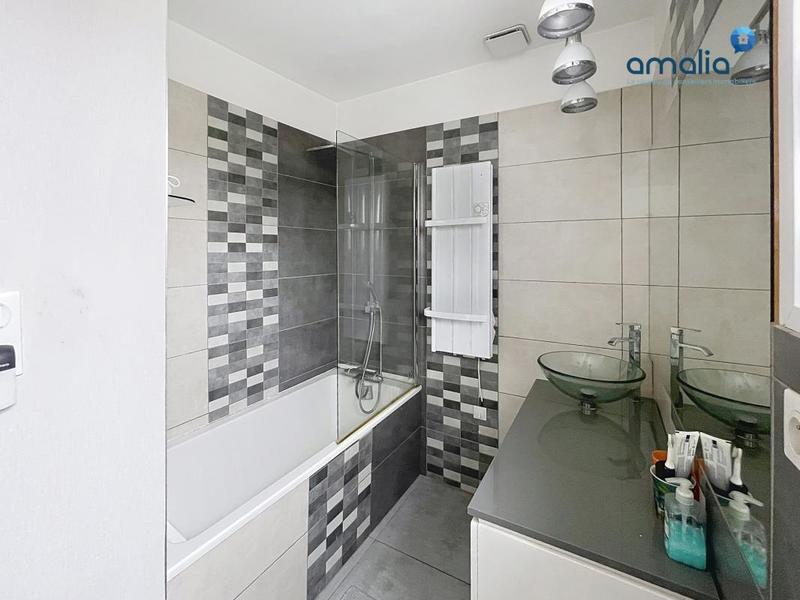 Maison - 204 m² - 7 pièces