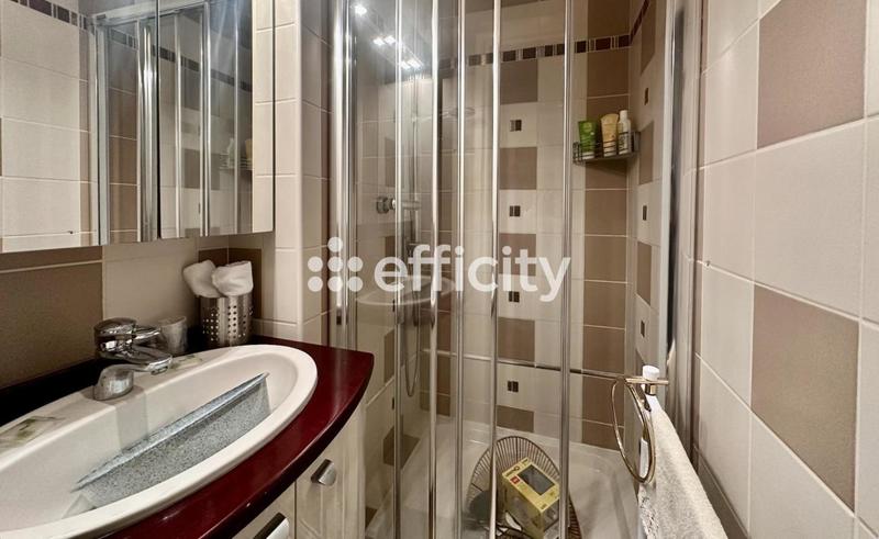 Appartement - 98 m² - 5 pièces