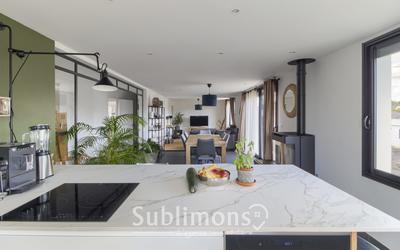 Maison - 235 m² - 9 pièces