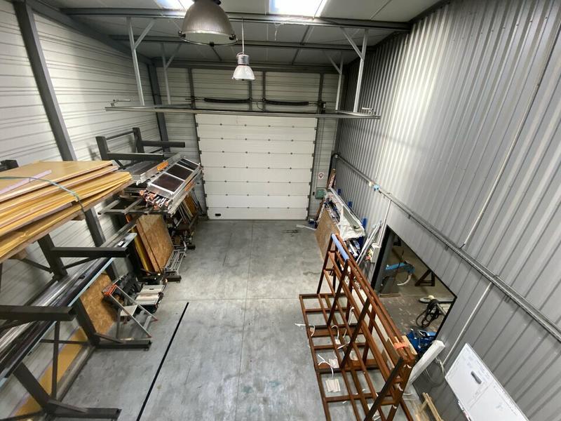 Local d'activité / Entrepôt - 860 m²