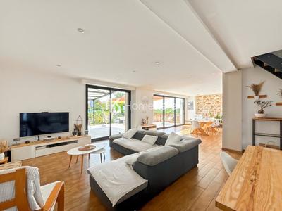 Maison - 185 m² - 4 pièces