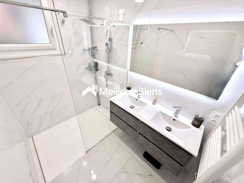 Villa - 200 m² - 7 pièces