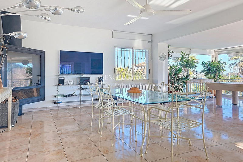 Maison - 199 m² - 7 pièces