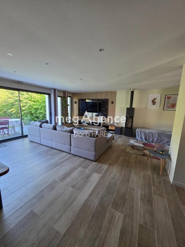 Maison - 147 m² - 7 pièces