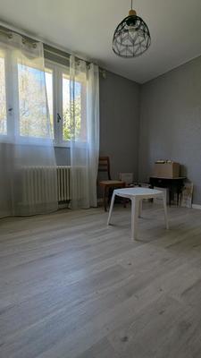 Maison - 90 m² - 6 pièces