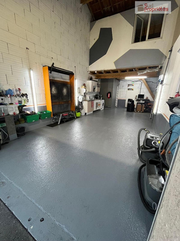 Magasins - 98 m² - 2 pièces