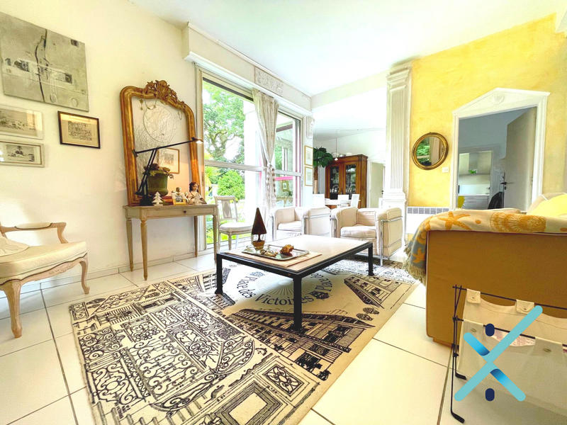 Maison contemporaine - 252 m² - 11 pièces