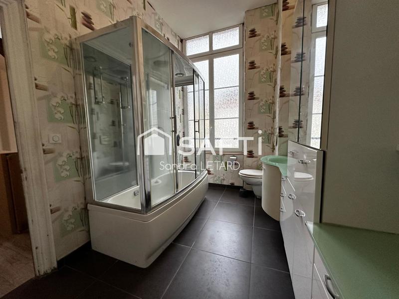 Maison - 221 m² - 9 pièces