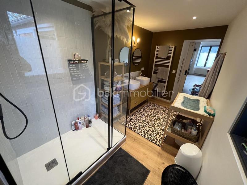 Maison ancienne - 179 m² - 6 pièces