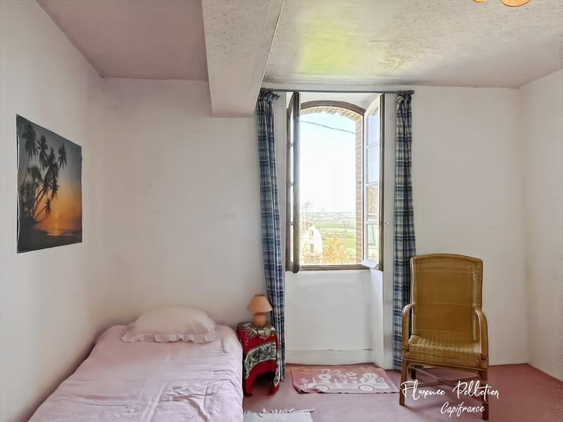 Maison - 325 m² - 14 pièces