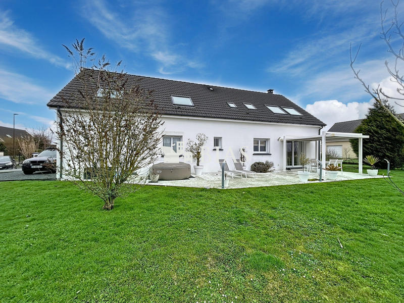 Maison contemporaine - 192 m² - 8 pièces