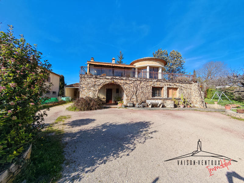Villa - 235 m² - 9 pièces