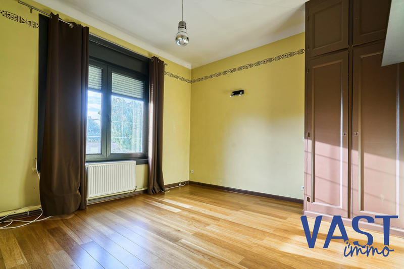 Maison traditionnelle - 160 m² - 7 pièces