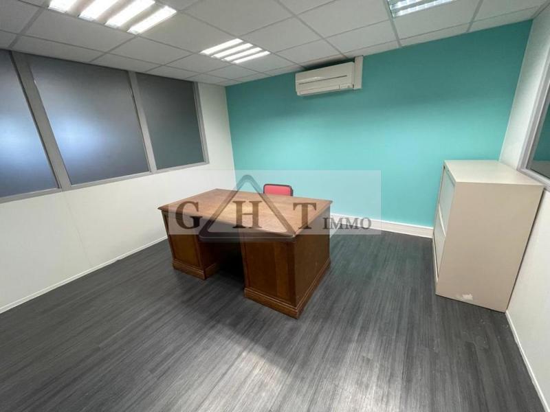 Entrepôt - 1 892 m²