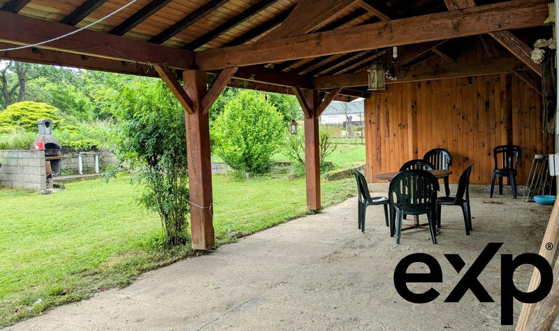 Maison - 201 m² - 9 pièces