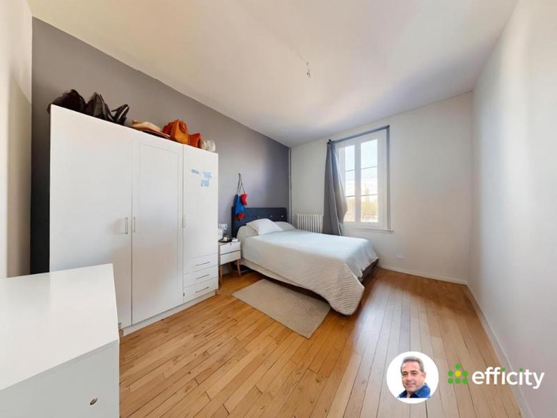 Maison - 240 m² - 12 pièces