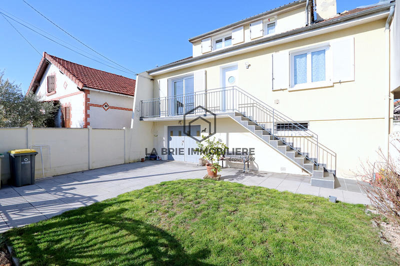 Maison - 190 m² - 6 pièces