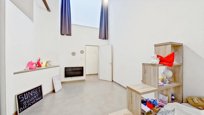 Loft - 95 m² - 3 pièces