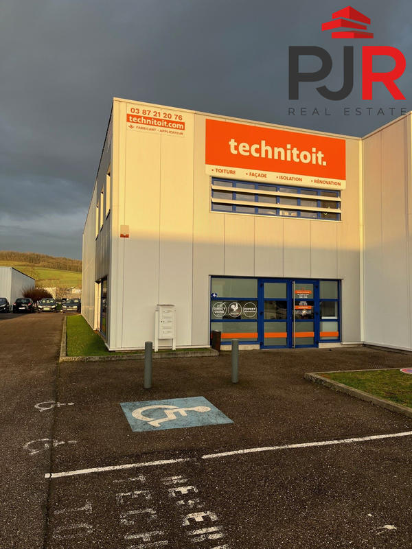 Local d'activités - 245 m²