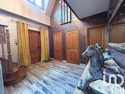 Maison - 199 m² - 9 pièces