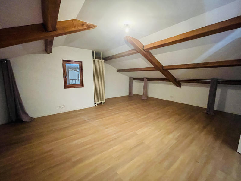 Maison - 275 m² - 8 pièces